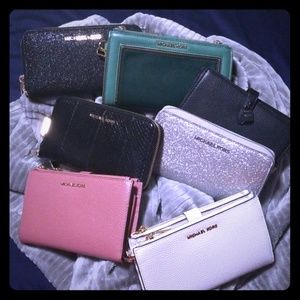 💥7 LEFT💥MK assorted wristlet and wallets